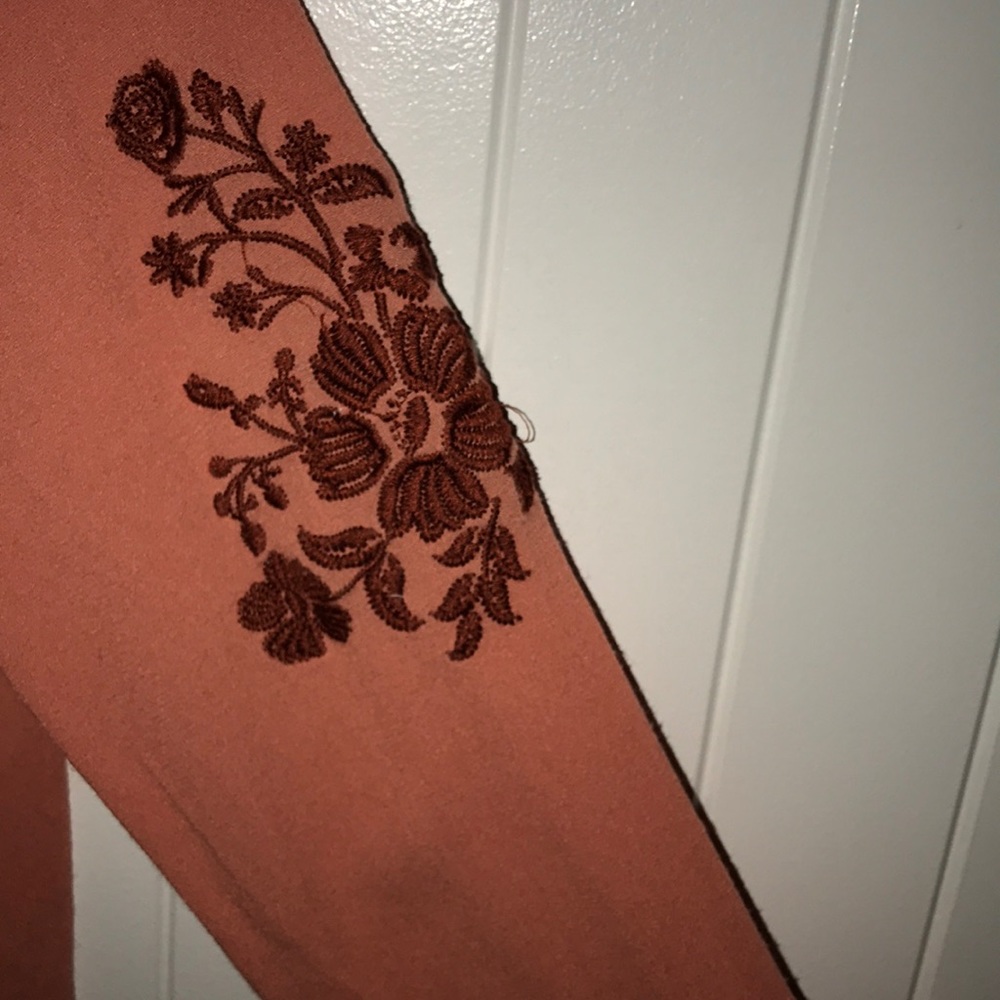 Blouse - Picture 2 of 3